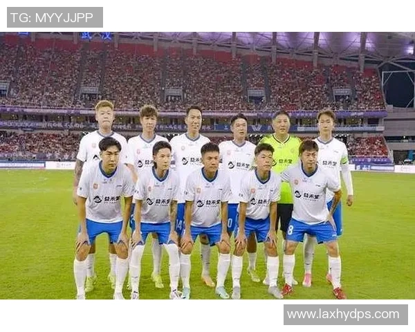 跑男足球明星赛激情对决明星球员齐聚展现足球魅力与团队精神 跑男足球明星赛激情对决明星球员齐聚展现足球魅力与团队精神